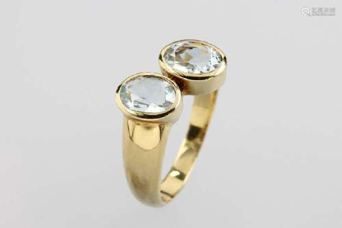 14 kt gold ring with aquamarines