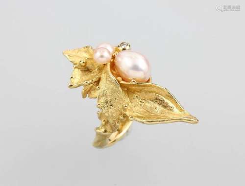 18 kt gold EHINGER-SCHWARZ ring with pearl anddiamond