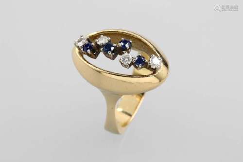 18 kt Gold Ring with sapphires and brilliants