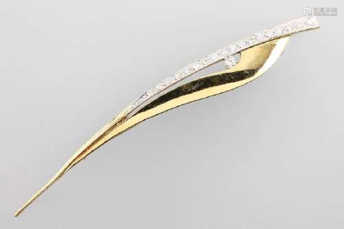 14 kt gold brooch with brilliants
