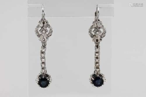 Pair of 18 kt gold earrings with sapphires anddiamonds
