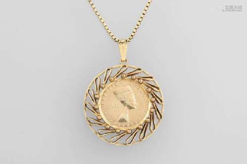 14 kt gold pendant with medal 'Nofretete'