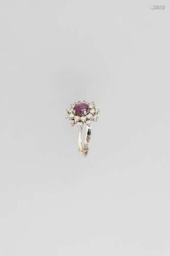 14 kt gold ring with star ruby and brilliants