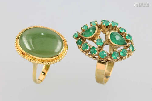 Lot 2 8 kt gold rings