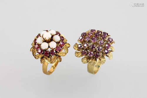 Lot 2 8 kt gold rings