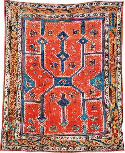 Bergama 'Rug' (Keyhole Design),