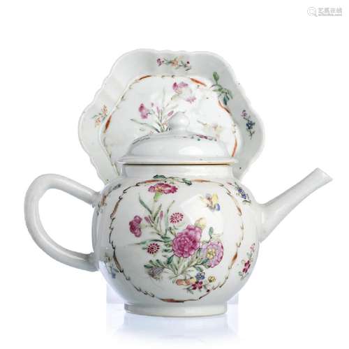 Chinese Porcelain Teapot on Presentoir, Yongzheng