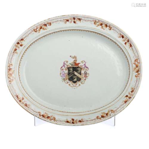 Chinese porcelain platter with Arms of Bourne, Qianlong