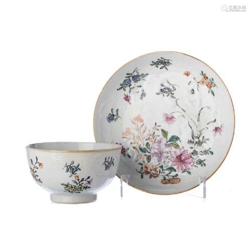 Chinese porcelain sgrafitto Teacup and Saucer, Qianlong