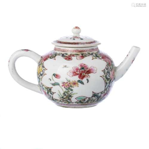 Chinese porcelain floral Teapot, Yongzheng
