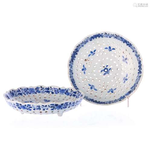 Pair of Strawberry drainers In Chinese Porcelain,