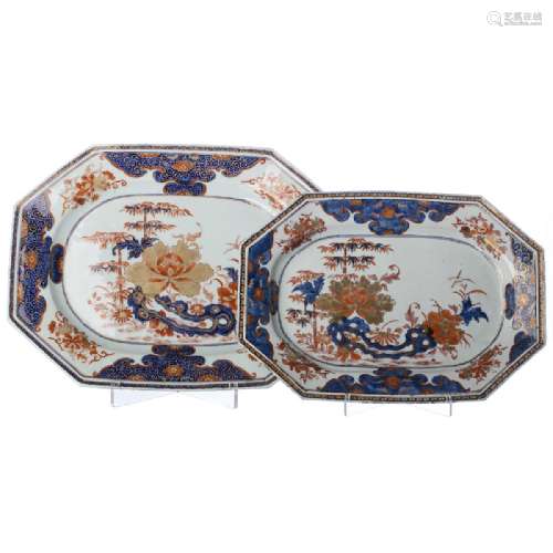 Two eight-sided Imari Chineses porcelain platters,