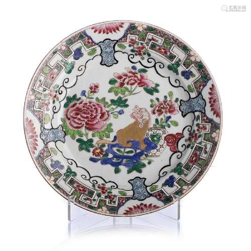 Foo dog plate in Chinese porcelain, Yongzheng