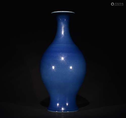 A BLUE-GLAZED VASE , Qing Dynasty