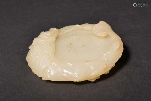 A CARVED JADE FISH INKSTONE , Qing Dynasty