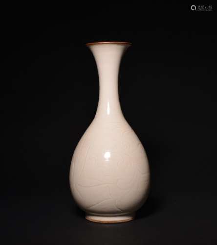 A CARVED WHITE-GLAZED YUHUCHUNPING , Song Dynasty