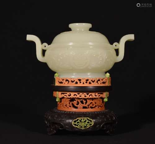 A CARVED WHITE JADE CENSER AND COVER , Qing Dynasty