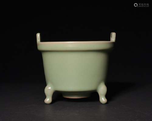 A SMALL LONGQUAN TRIPOD CENSER , Song Dynasty