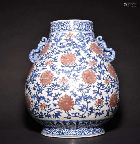A LARGE IRON-RED BLUE AND WHITE VASE.JUN , Qing Dynasty