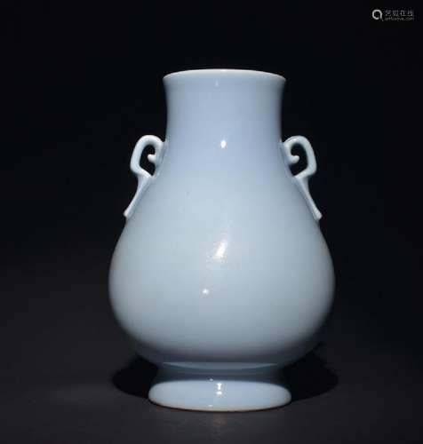 A CLAIR-DE-LUNE GLAZED VASE , Qing Dynasty