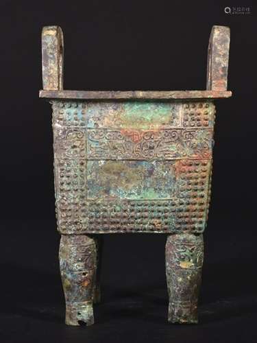 AN ARCHAIC BRONZE RITUAL FOOD VESSEL , Shang Dynasty