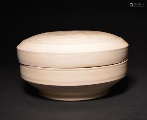 A CARVED WHITE-DINGYAO BOX AND COVER , Song Dynasty