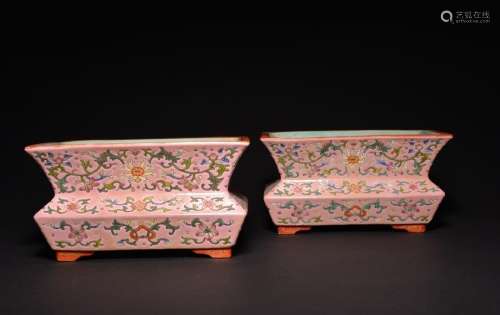 A PAIR OF PINK-GROUND FAMILLE-ROSE JARDINIERES , Qing