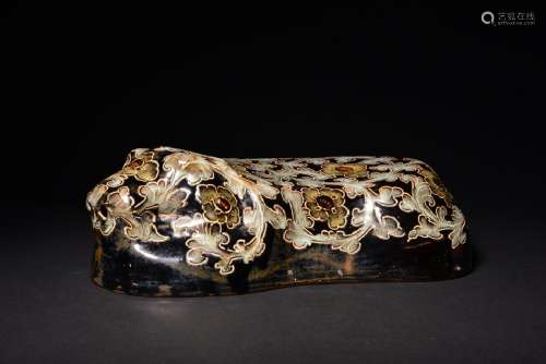 A FINE CARVED CIZHOU TIGER PILLOW , Song Dynasty