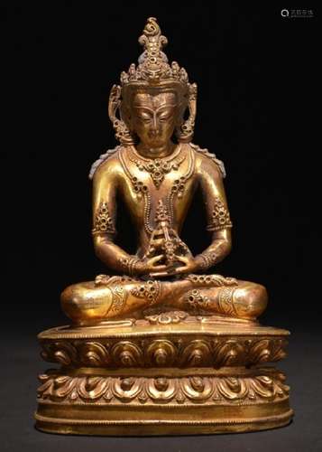 A GILT-BRONZE FIGURE OF AMITAYUS , Qing Dynasty