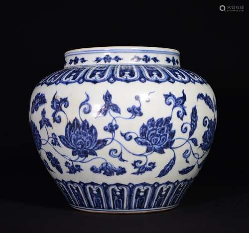 A LARGE BLUE AND WHITE JAR , Ming Dynasty