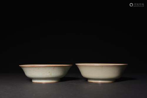 A PAIR OF RUYAO-GLAZED DISHES , Song Dynasty