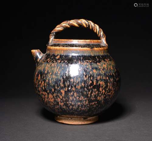 A JIZHOU TEAPOT , Song Dynasty