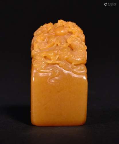 A CARVED TIANHUANG SEAL , Qing Dynasty