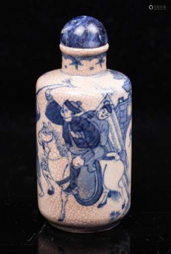 CHINESE BLUE AND WHITE PORCELAIN SNUFF BOTTLE