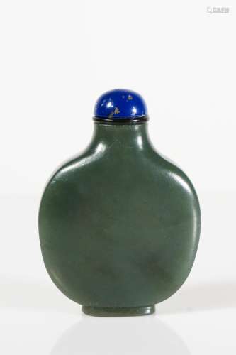 CHINESE SPINACH JADE SNUFF BOTTLE