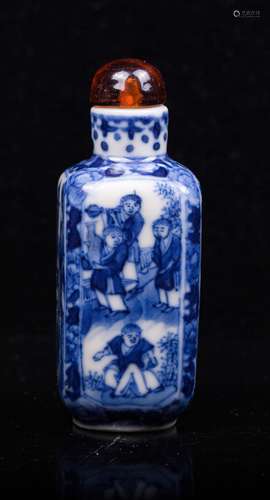 CHINESE QING DYNASTY BLUE AND WHITE SNUFF BOTTLE