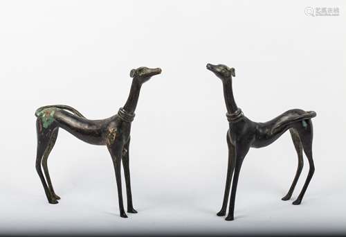 PAIR OF CHINESE BRONZE FIGURE OF DOGS