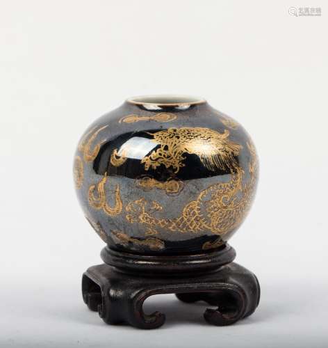 CHINESE GILT NOIR DRAGON INK WELL WITH STAMP