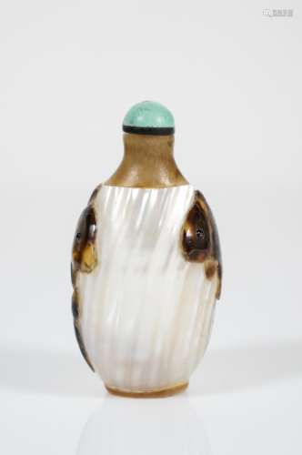 chinese mother of pearl snuff bottle