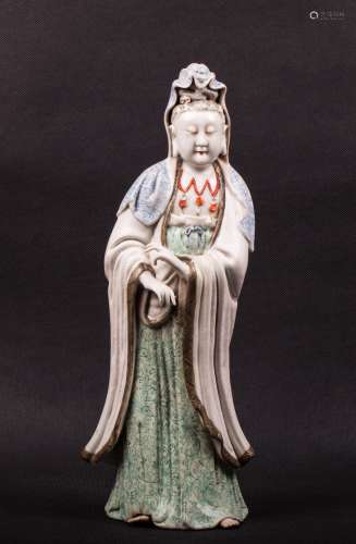 CHINESE QING FAMILLE ROSE PORCELAIN GUANYIN