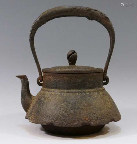 JAPANESE ANTIQUE IRON TEA POT SIGNED