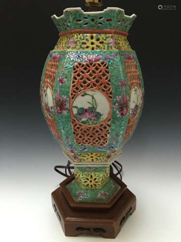 CHINESE ANTIQUE FAMILL ROSE PORCELAIN LAMP,19TH/EARLY 20TH CENTURY