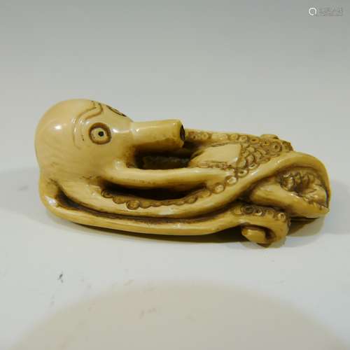 ANTIQUE JAPANESE CARVED NETSUKE - 19TH CENTURY