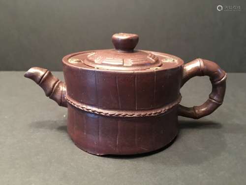 A Fine Chinese Yixing Zisha Teapot, Marked by Gu Jing Zhou. 6 1/2