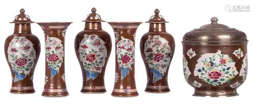 A five-piece café au lait ground famille rose floral decorated Chinese garniture, 18thC, H 23 - 27,5 cm; added a ditto bowl with silver-plated cover and mounts, 18thC (cover and mounts of a later date), H 24 cm - Diameter 24 cm (damage)