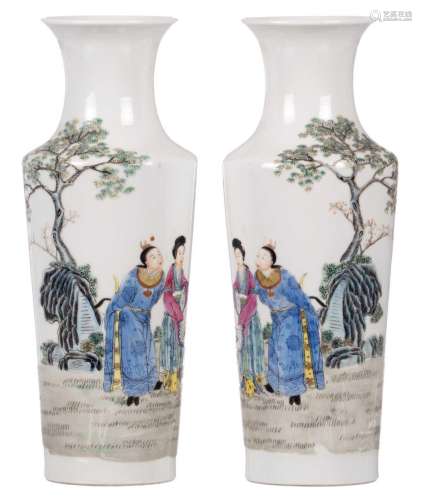 A pair of Chinese polychrome decorated vases, depicting a gallant scene, with a Qianlong mark, H 33,5 cm