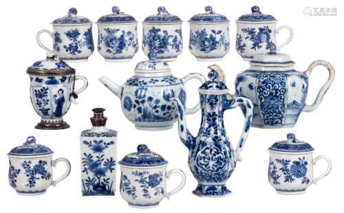 Various Chinese blue and white porcelain items, 18thC, H 8- 17 - Diameter 7 cm