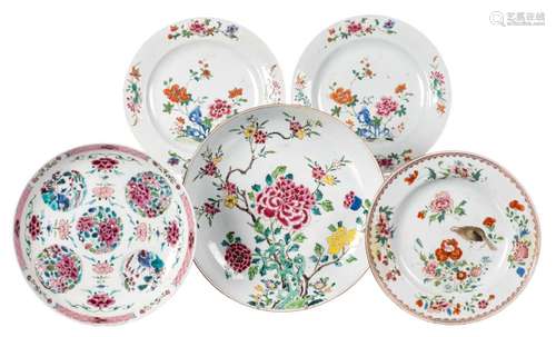 Three Chinese famille rose dishes and two ditto plates, Diameter 23 (dishes)- 24 - 28 cm (bowls)