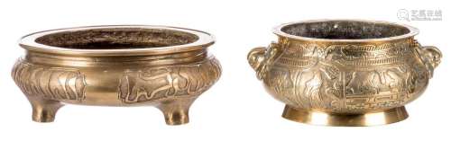 Two Chinese bronze incense burners, with a Xuande mark, H 13,5 - 18,5  D 8 - 7 cm, Weight: about 989 - 2411 g