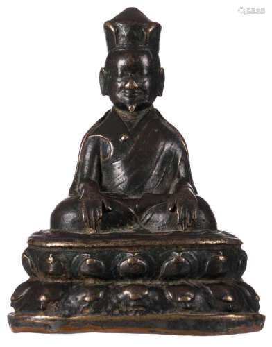 A Tibetan bronze figure depicting Karma Pakshi, H 11,5 cm